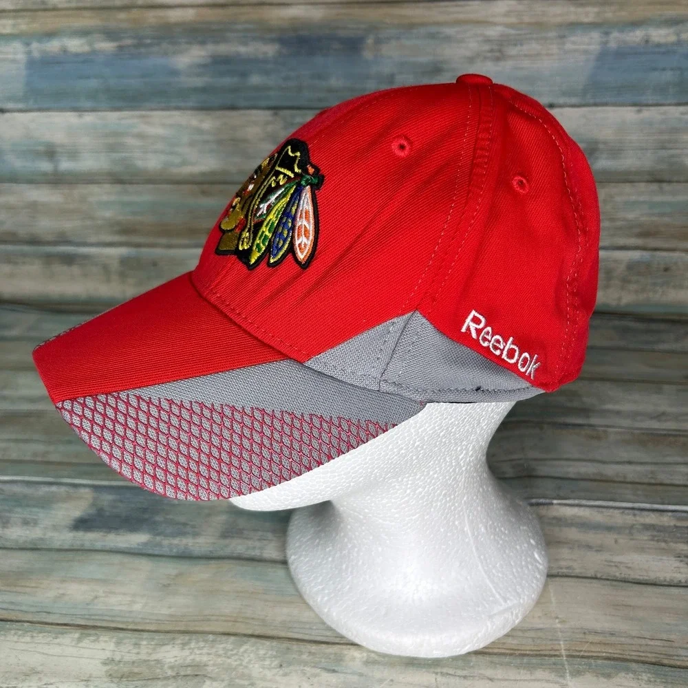 Chicago Blackhawks Hat Fitted L/XL Red Retro NHL Hockey Reebok Center‎ Ice